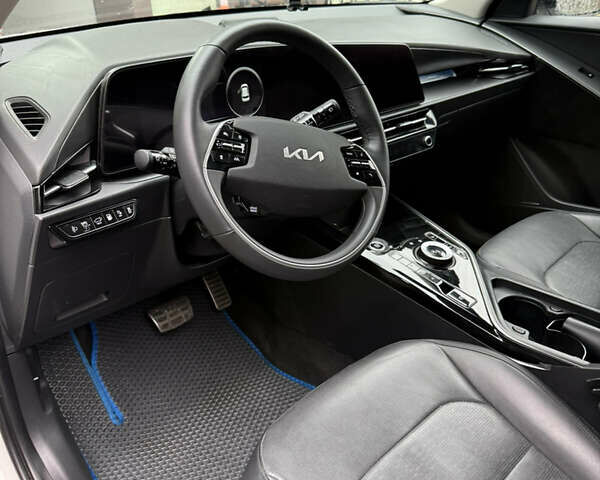 Білий Кіа Niro, об'ємом двигуна 1.58 л та пробігом 40 тис. км за 35000 $, фото 7 на Automoto.ua