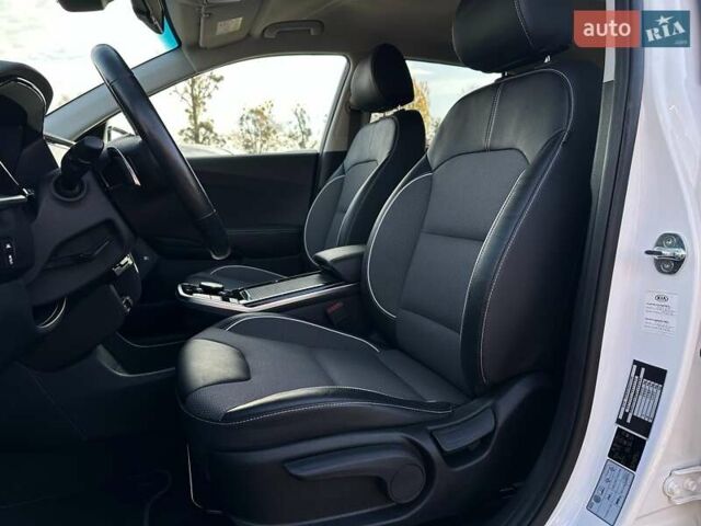 Білий Кіа Niro, об'ємом двигуна 0 л та пробігом 31 тис. км за 24800 $, фото 1 на Automoto.ua