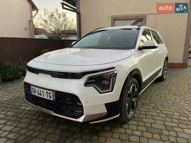 Білий Кіа Niro, об'ємом двигуна 0 л та пробігом 90 тис. км за 25300 $, фото 2 на Automoto.ua