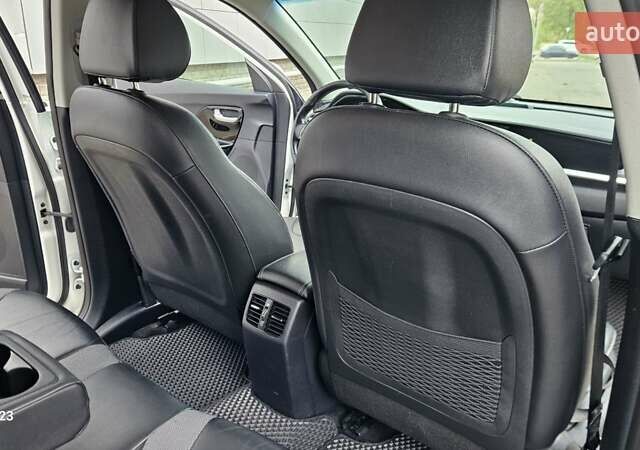 Белый Киа Niro, объемом двигателя 0 л и пробегом 131 тыс. км за 19999 $, фото 31 на Automoto.ua