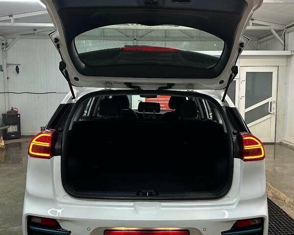 Белый Киа Niro, объемом двигателя 0 л и пробегом 52 тыс. км за 24300 $, фото 65 на Automoto.ua