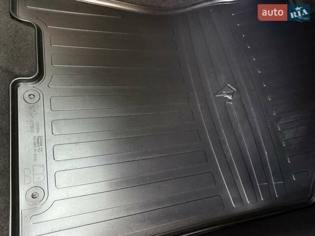 Белый Киа Niro, объемом двигателя 0 л и пробегом 94 тыс. км за 21900 $, фото 144 на Automoto.ua