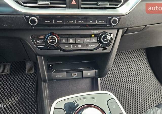 Белый Киа Niro, объемом двигателя 0 л и пробегом 131 тыс. км за 19999 $, фото 21 на Automoto.ua