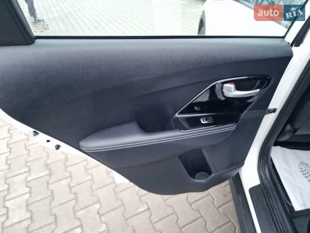 Білий Кіа Niro, об'ємом двигуна 0 л та пробігом 107 тис. км за 20600 $, фото 33 на Automoto.ua