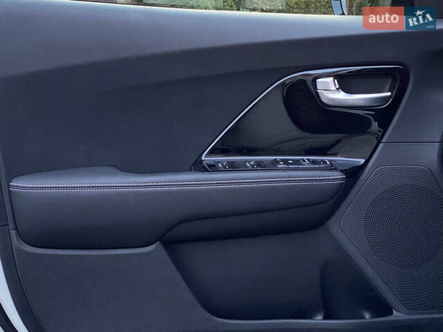 Белый Киа Niro, объемом двигателя 0 л и пробегом 21 тыс. км за 21999 $, фото 30 на Automoto.ua