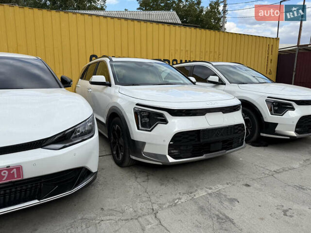 Белый Киа Niro, объемом двигателя 0 л и пробегом 26 тыс. км за 26500 $, фото 2 на Automoto.ua
