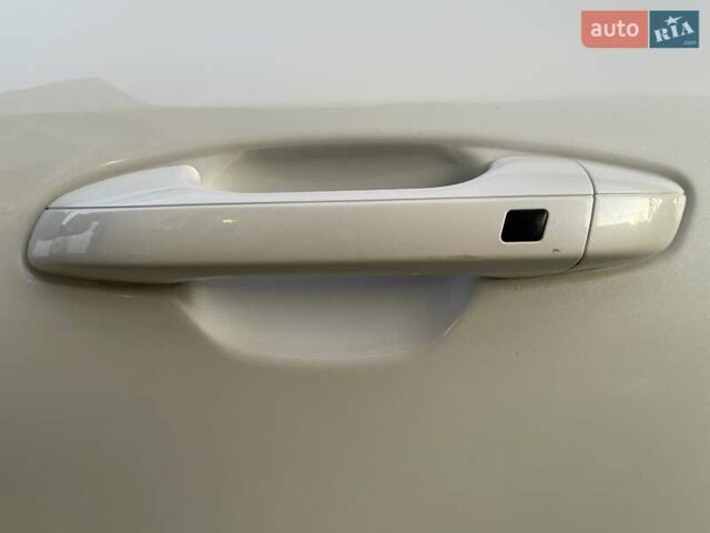 Білий Кіа Niro, об'ємом двигуна 0 л та пробігом 90 тис. км за 25300 $, фото 20 на Automoto.ua