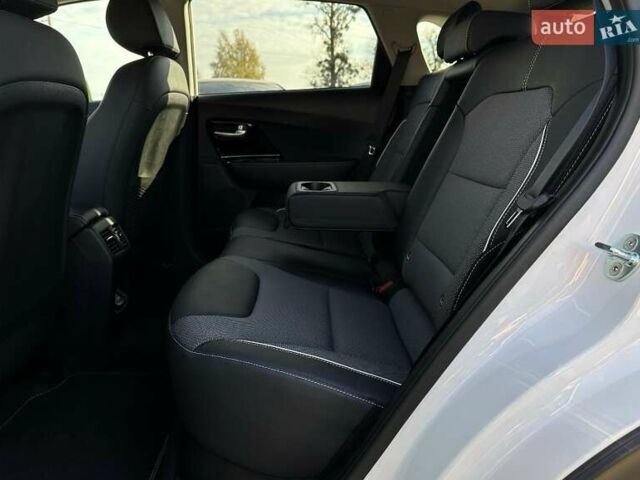 Білий Кіа Niro, об'ємом двигуна 0 л та пробігом 31 тис. км за 24800 $, фото 83 на Automoto.ua
