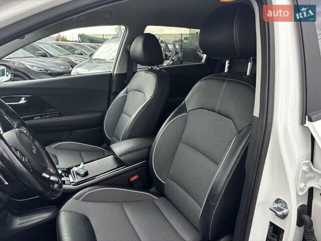 Белый Киа Niro, объемом двигателя 0 л и пробегом 58 тыс. км за 24300 $, фото 26 на Automoto.ua