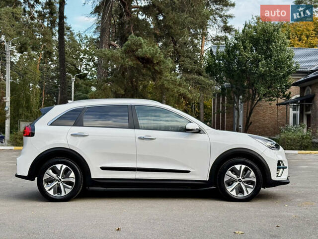 Белый Киа Niro, объемом двигателя 0 л и пробегом 44 тыс. км за 24600 $, фото 18 на Automoto.ua
