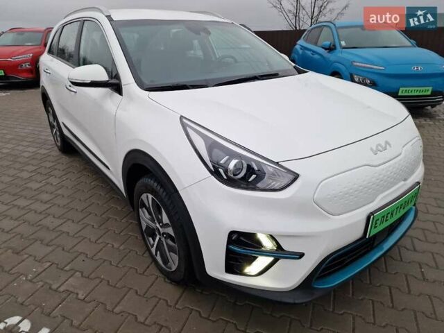 Білий Кіа Niro, об'ємом двигуна 0 л та пробігом 107 тис. км за 20600 $, фото 5 на Automoto.ua
