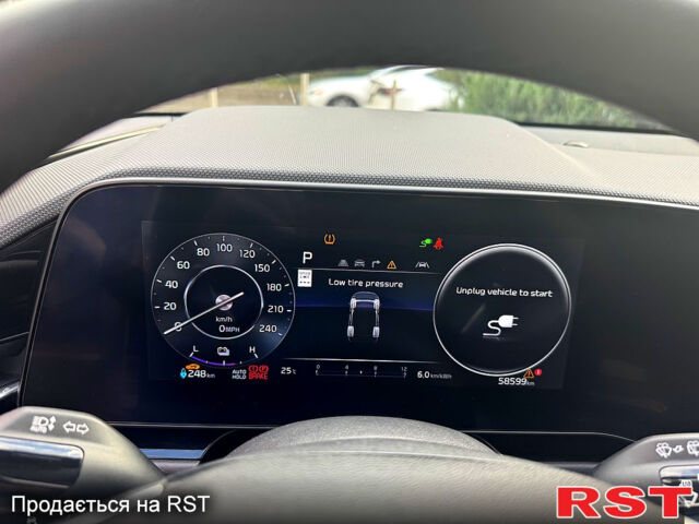 Белый Киа Niro, объемом двигателя 0.15 л и пробегом 58 тыс. км за 23500 $, фото 12 на Automoto.ua