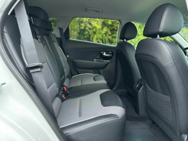 Белый Киа Niro, объемом двигателя 0 л и пробегом 15 тыс. км за 9600 $, фото 13 на Automoto.ua