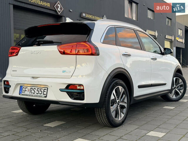 Білий Кіа Niro, об'ємом двигуна 0 л та пробігом 30 тис. км за 24700 $, фото 12 на Automoto.ua