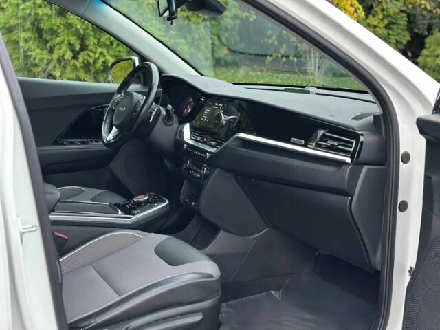 Белый Киа Niro, объемом двигателя 0 л и пробегом 15 тыс. км за 9600 $, фото 8 на Automoto.ua
