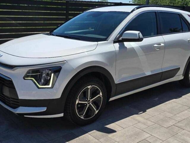 Белый Киа Niro, объемом двигателя 1.6 л и пробегом 57 тыс. км за 16500 $, фото 2 на Automoto.ua