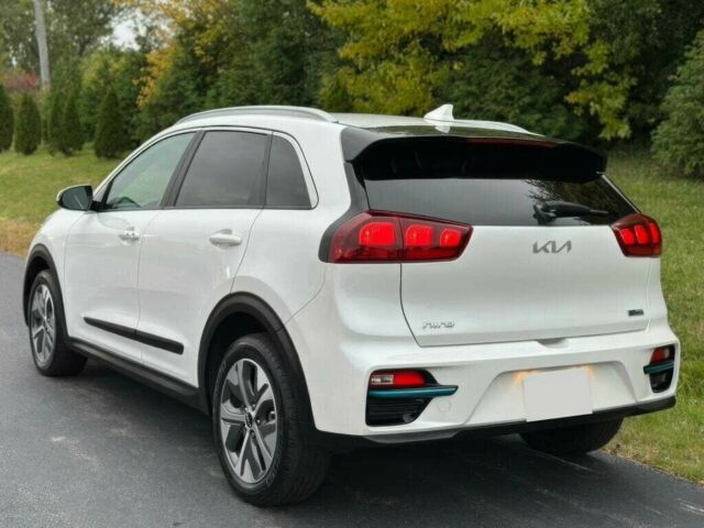 Белый Киа Niro, объемом двигателя 0 л и пробегом 28 тыс. км за 7800 $, фото 5 на Automoto.ua