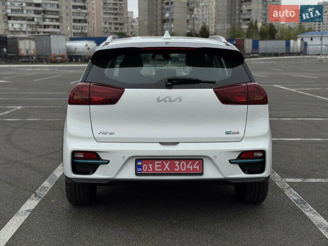 Білий Кіа Niro, об'ємом двигуна 0 л та пробігом 136 тис. км за 20500 $, фото 6 на Automoto.ua