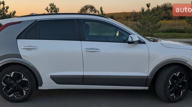 Білий Кіа Niro, об'ємом двигуна 0 л та пробігом 48 тис. км за 24999 $, фото 1 на Automoto.ua