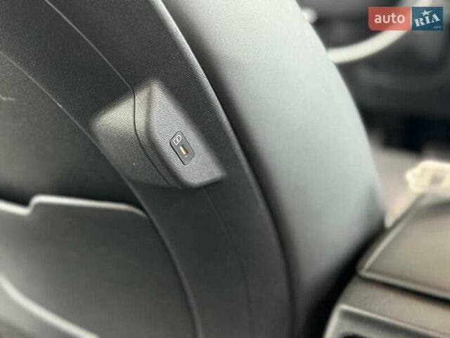 Белый Киа Niro, объемом двигателя 0 л и пробегом 86 тыс. км за 28955 $, фото 30 на Automoto.ua