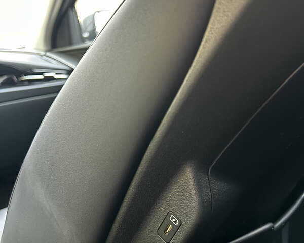 Белый Киа Niro, объемом двигателя 0 л и пробегом 120 тыс. км за 20000 $, фото 23 на Automoto.ua