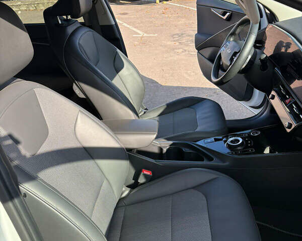 Белый Киа Niro, объемом двигателя 0 л и пробегом 28 тыс. км за 20499 $, фото 18 на Automoto.ua