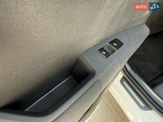 Киа Niro 2023 в Умани на Automoto.ua Белый Киа Niro, объемом двигателя 0 л и пробегом 83 тыс. км за 24600 $, фото 45 на Automoto.ua