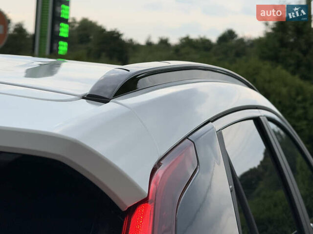 Киа Niro 2023 в Дрогобыче на Automoto.ua Белый Киа Niro, объемом двигателя 0 л и пробегом 57 тыс. км за 23850 $, фото 29 на Automoto.ua