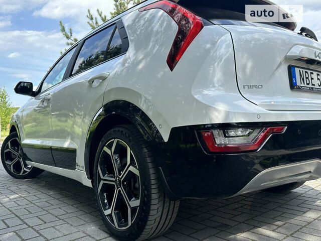 Білий Кіа Niro, об'ємом двигуна 0 л та пробігом 12 тис. км за 35990 $, фото 13 на Automoto.ua