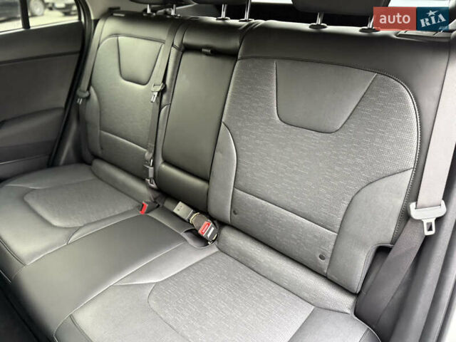 Белый Киа Niro, объемом двигателя 0 л и пробегом 24 тыс. км за 24700 $, фото 105 на Automoto.ua
