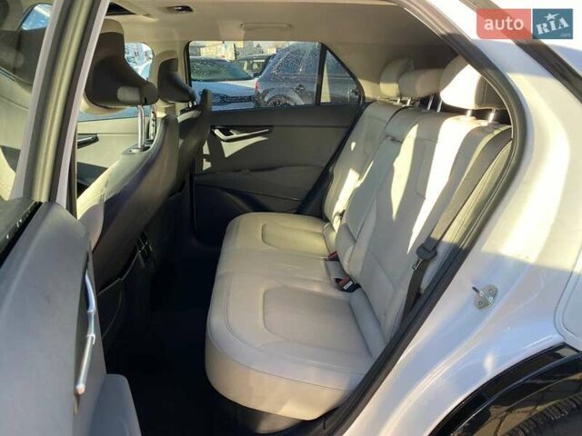 Білий Кіа Niro, об'ємом двигуна 1.6 л та пробігом 19 тис. км за 22900 $, фото 21 на Automoto.ua