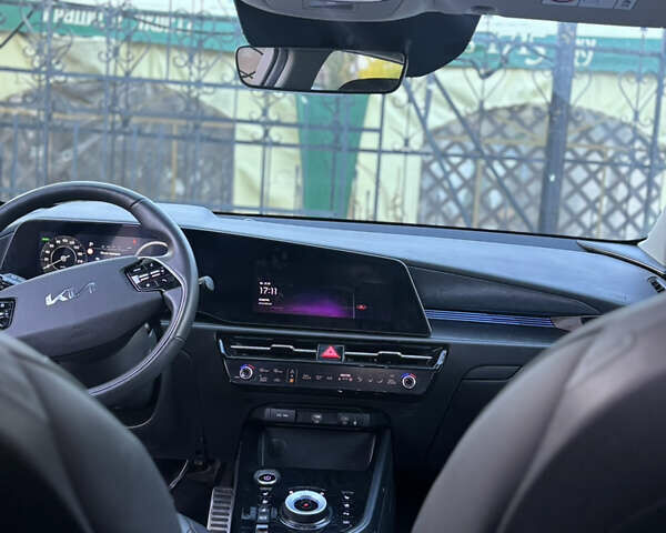 Киа Niro 2023 в Черкассах на Automoto.ua Белый Киа Niro, объемом двигателя 0 л и пробегом 81 тыс. км за 27400 $, фото 20 на Automoto.ua