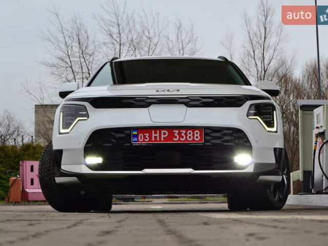 Белый Киа Niro, объемом двигателя 0 л и пробегом 33 тыс. км за 27999 $, фото 1 на Automoto.ua