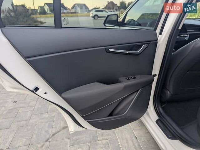 Белый Киа Niro, объемом двигателя 0 л и пробегом 24 тыс. км за 24550 $, фото 25 на Automoto.ua