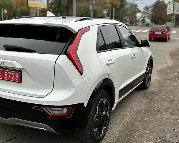 Киа Niro 2023 в Черкассах на Automoto.ua Белый Киа Niro, объемом двигателя 0 л и пробегом 81 тыс. км за 27400 $, фото 5 на Automoto.ua