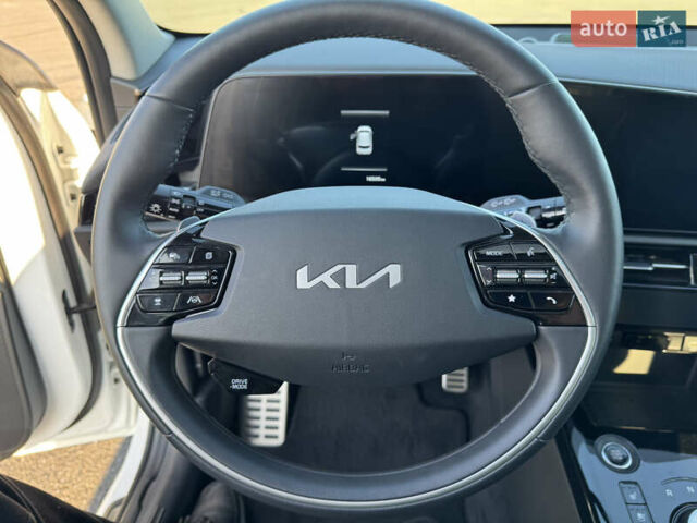 Белый Киа Niro, объемом двигателя 1.58 л и пробегом 15 тыс. км за 27800 $, фото 12 на Automoto.ua