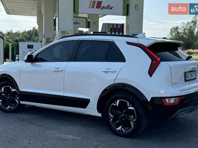 Білий Кіа Niro, об'ємом двигуна 0 л та пробігом 27 тис. км за 18700 $, фото 12 на Automoto.ua