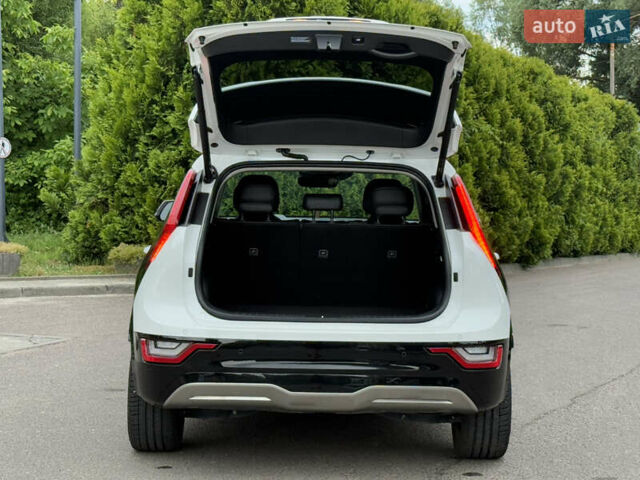 Киа Niro 2023 в Дрогобыче на Automoto.ua Белый Киа Niro, объемом двигателя 0 л и пробегом 57 тыс. км за 23850 $, фото 108 на Automoto.ua