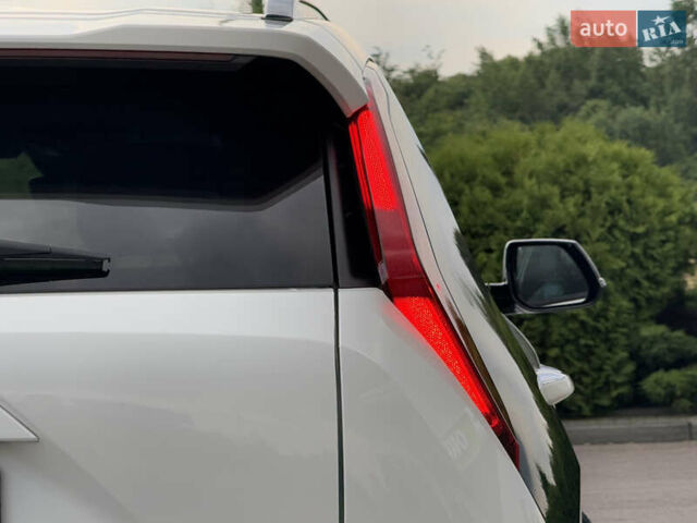Киа Niro 2023 в Дрогобыче на Automoto.ua Белый Киа Niro, объемом двигателя 0 л и пробегом 57 тыс. км за 23850 $, фото 27 на Automoto.ua