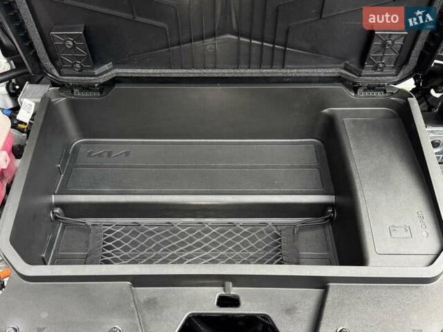 Білий Кіа Niro, об'ємом двигуна 0 л та пробігом 85 тис. км за 26899 $, фото 189 на Automoto.ua