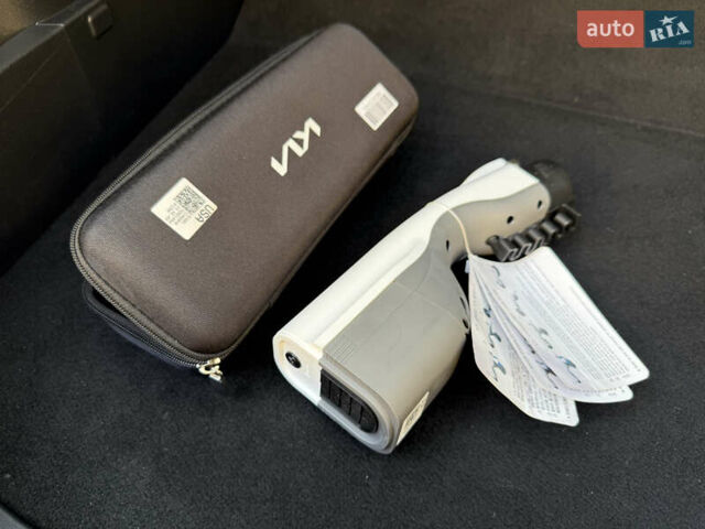 Киа Niro 2023 в Умани на Automoto.ua Белый Киа Niro, объемом двигателя 0 л и пробегом 83 тыс. км за 24600 $, фото 24 на Automoto.ua