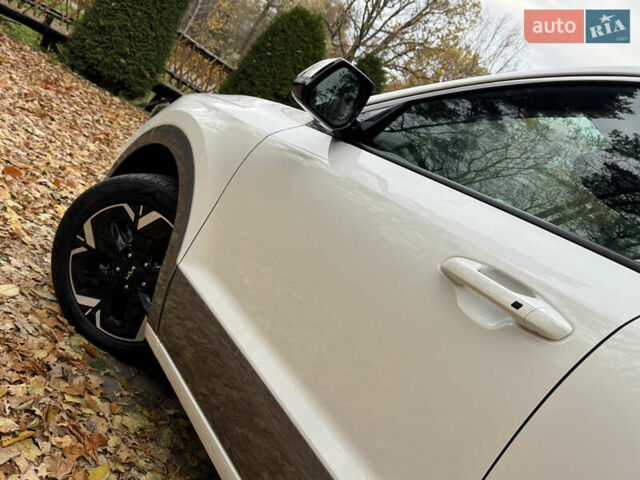 Білий Кіа Niro, об'ємом двигуна 0 л та пробігом 85 тис. км за 26899 $, фото 94 на Automoto.ua