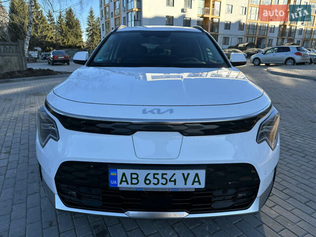 Білий Кіа Niro, об'ємом двигуна 0 л та пробігом 5 тис. км за 27980 $, фото 3 на Automoto.ua