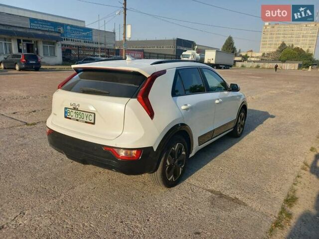 Белый Киа Niro, объемом двигателя 0 л и пробегом 77 тыс. км за 24000 $, фото 5 на Automoto.ua
