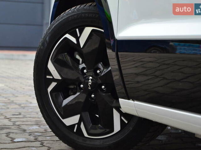 Белый Киа Niro, объемом двигателя 0 л и пробегом 33 тыс. км за 27999 $, фото 39 на Automoto.ua