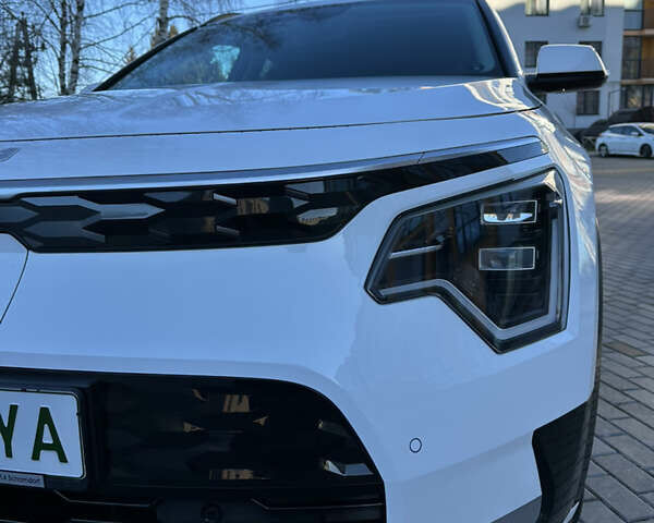 Білий Кіа Niro, об'ємом двигуна 0 л та пробігом 5 тис. км за 27980 $, фото 23 на Automoto.ua
