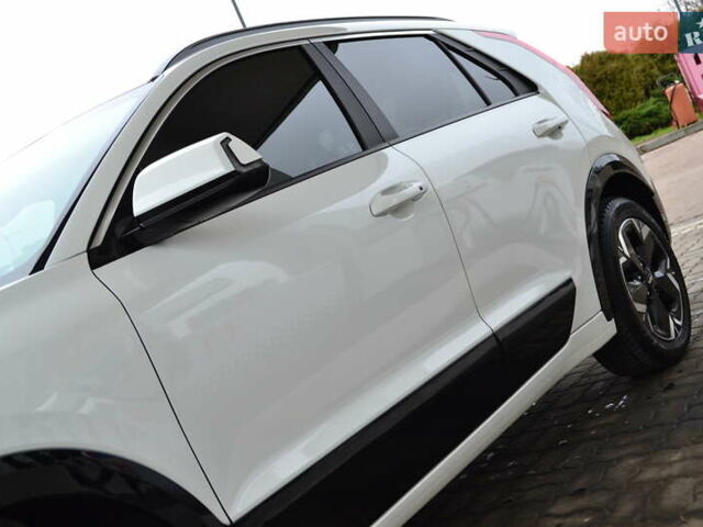 Белый Киа Niro, объемом двигателя 0 л и пробегом 33 тыс. км за 27999 $, фото 17 на Automoto.ua