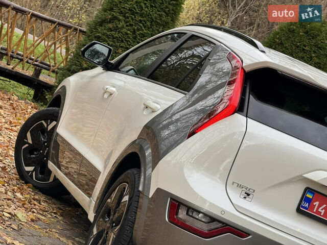 Білий Кіа Niro, об'ємом двигуна 0 л та пробігом 85 тис. км за 26899 $, фото 97 на Automoto.ua