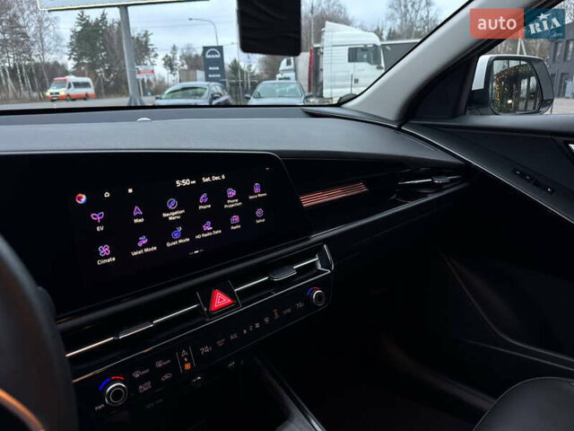 Білий Кіа Niro, об'ємом двигуна 0 л та пробігом 49 тис. км за 21500 $, фото 36 на Automoto.ua