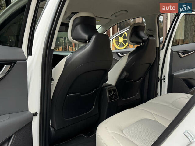 Білий Кіа Niro, об'ємом двигуна 0 л та пробігом 85 тис. км за 26899 $, фото 162 на Automoto.ua